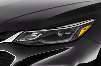 2017-chevrolet-cruze-lt-sedan-headlight